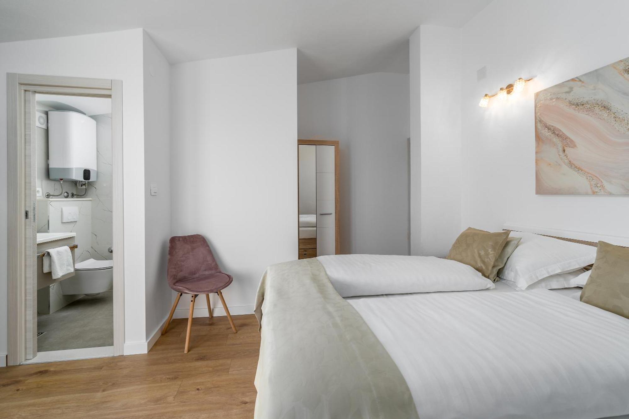 Rooms Vedrana (Adults Only) ポドストラナ 部屋 写真
